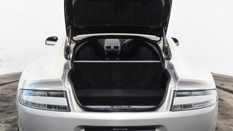 ASTON MARTIN RAPIDE