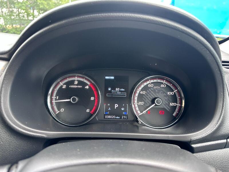 MITSUBISHI L200