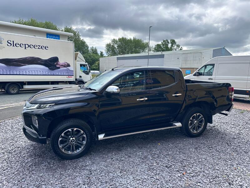 MITSUBISHI L200