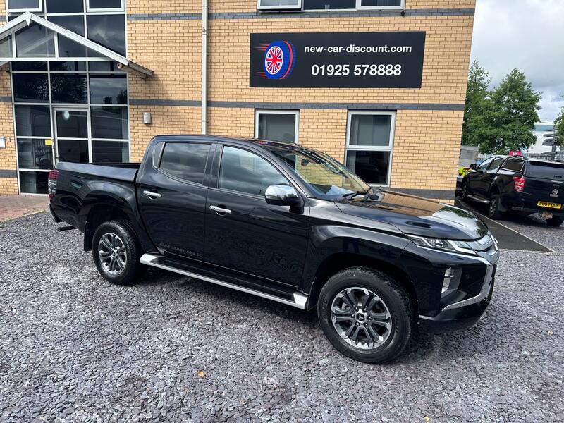 MITSUBISHI L200