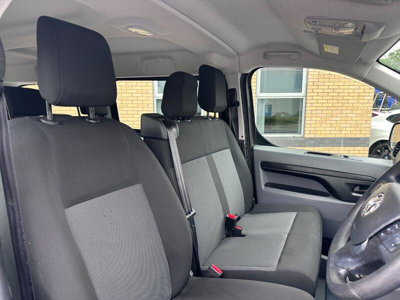 VAUXHALL VIVARO