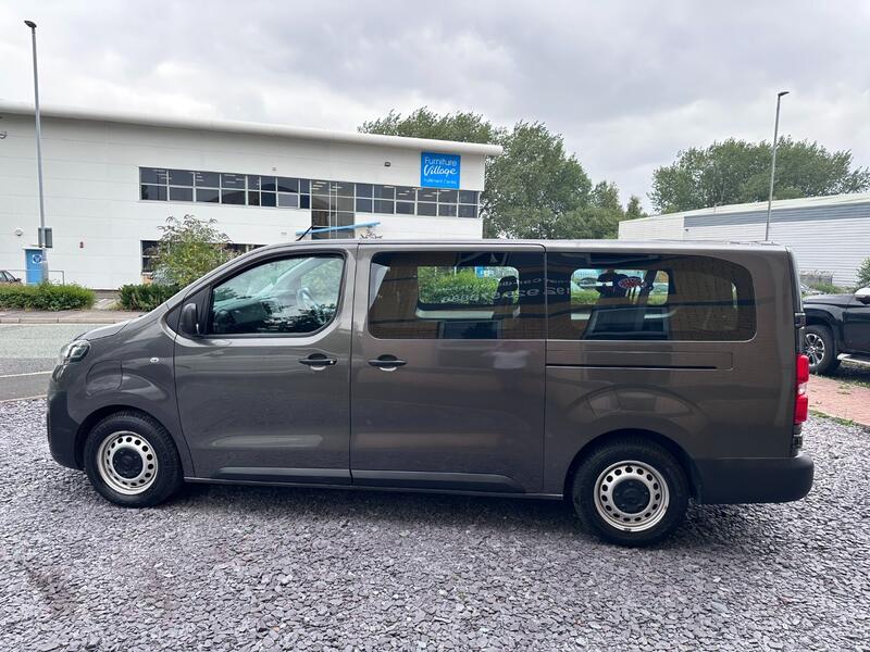 VAUXHALL VIVARO